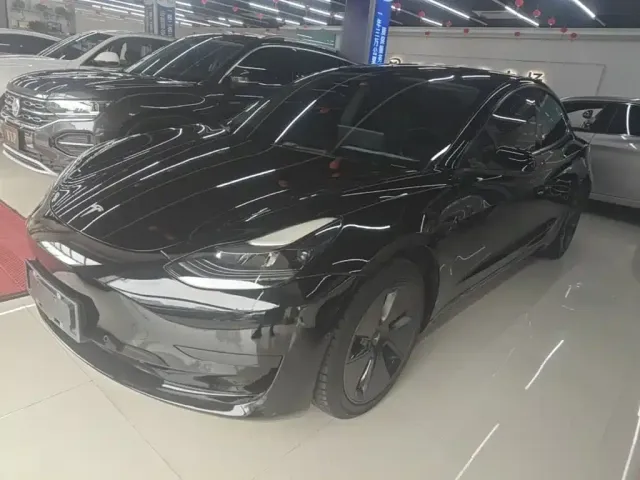 Фотография автомобиля — Tesla Model 3