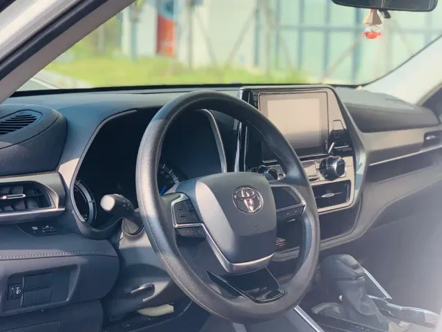 Toyota Highlander — Фото автомобиля 13