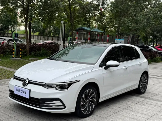 Фотография автомобиля — Volkswagen Golf