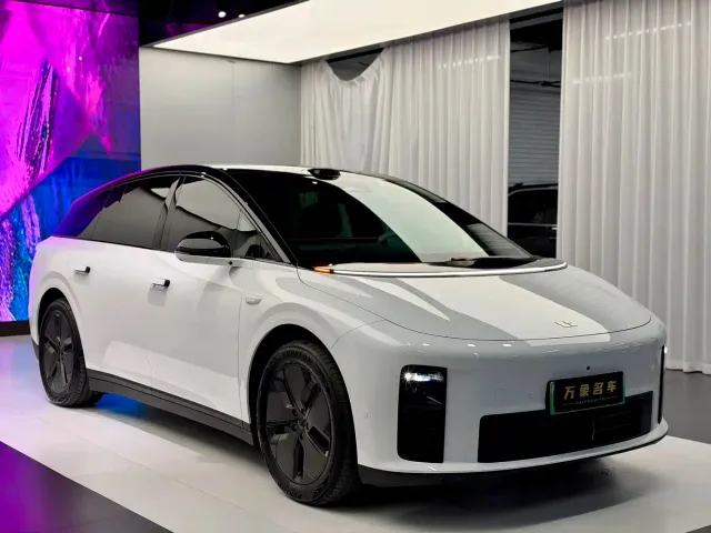 Li Auto i6 — Фото автомобиля 3