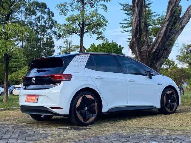 Volkswagen ID.3 — Фото автомобиля 4