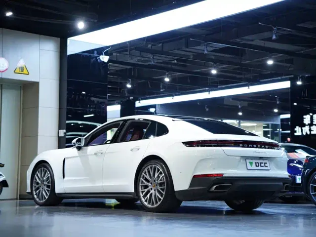Porsche Panamera — Фото автомобиля 6