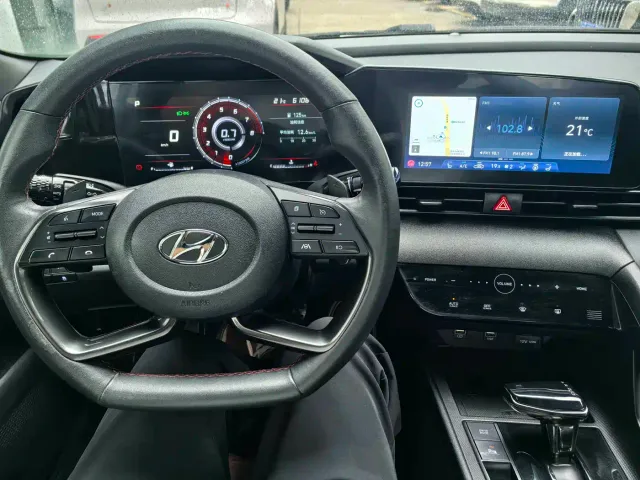 Hyundai Elantra — Фото автомобиля 6