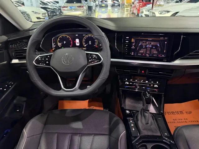 Volkswagen Passat — Фото автомобиля 18