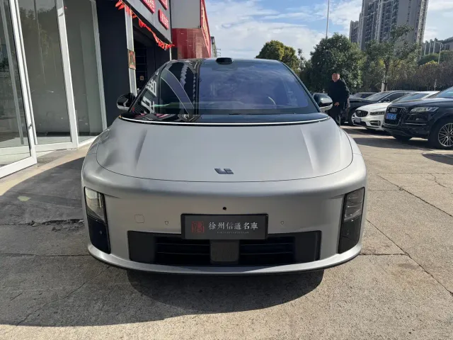 Li Auto i6 — Фото автомобиля 2