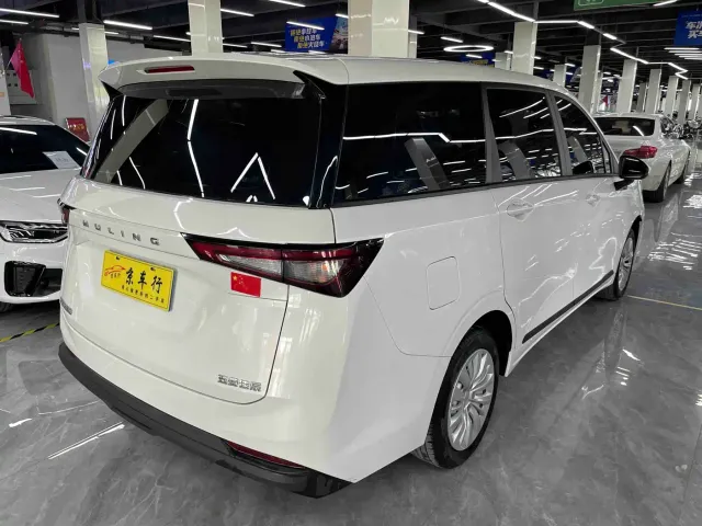 Wuling Jiachen — Фото автомобиля 8