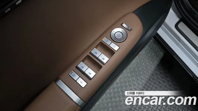 Hyundai Grandeur GN7 — Фото автомобиля 30
