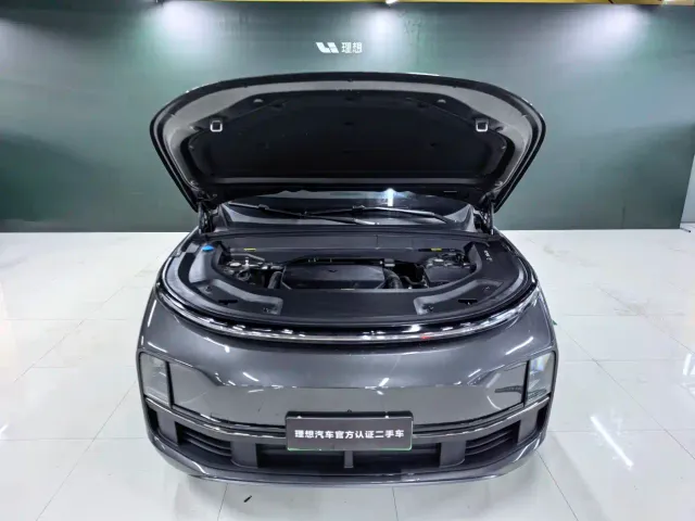 Li Auto L8 — Фото автомобиля 2