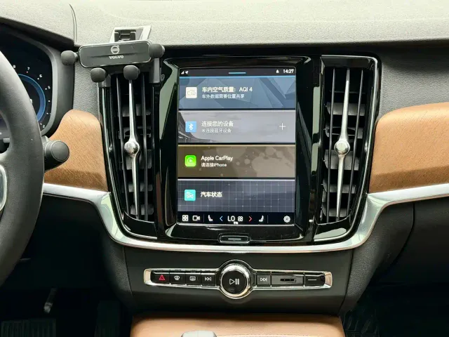 Volvo S90 — Фото автомобиля 10