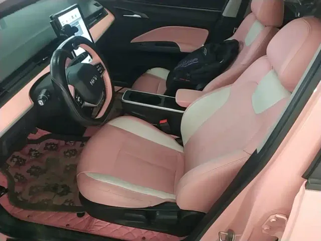 Nezha Auto Nezha V 2022 Trend 400 Lite Pink Custom Edition — Фото автомобиля 10