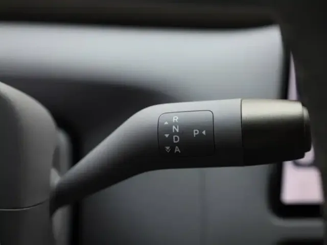 Li Auto Li Xiang L9 2026 Base Model — Фото автомобиля 30