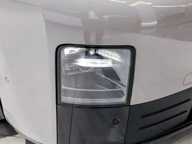 Li Auto MEGA — Фото автомобиля 6