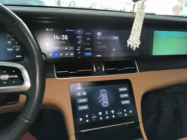 Li Auto ONE — Фото автомобиля 12