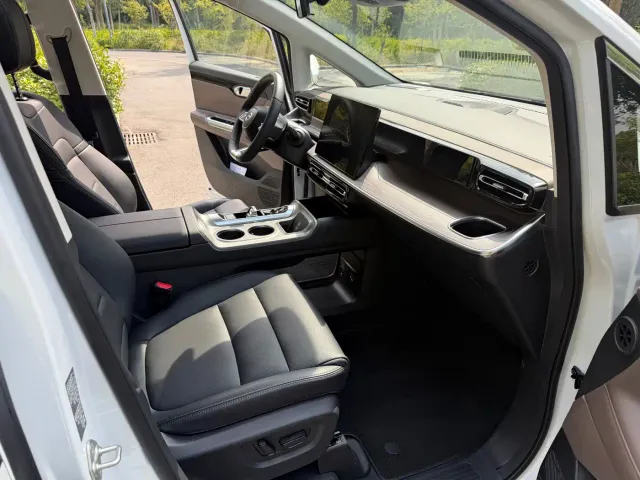 GAC Trumpchi E8 — Фото автомобиля 8