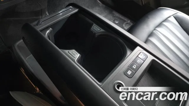 Kia EV9 Long Range 4WD — Фото автомобиля 8