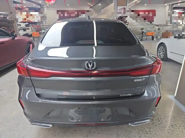 Changan Eado — Фото автомобиля 5