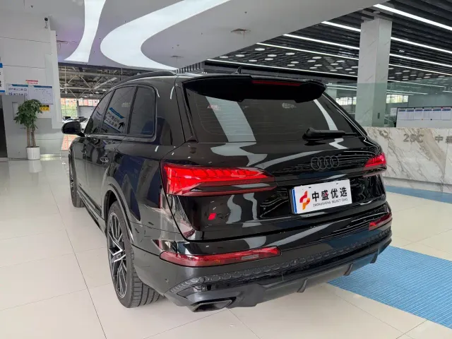 Audi Q7 — Фото автомобиля 25