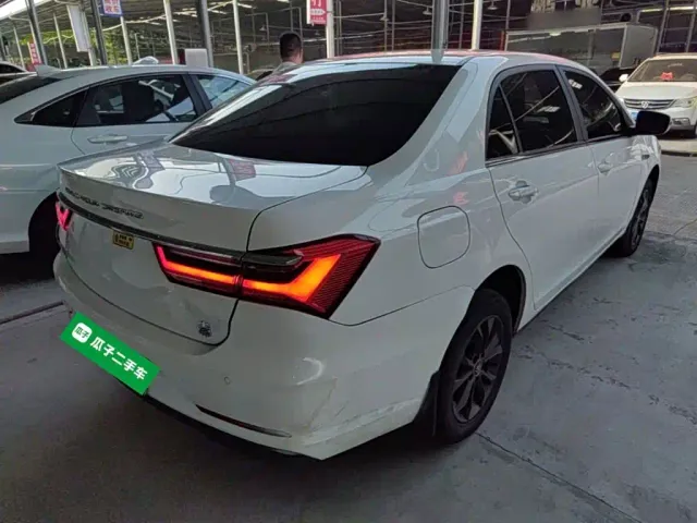 BYD Qin — Фото автомобиля 6