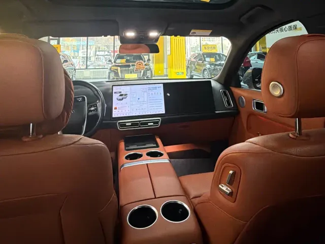 Li Auto L8 — Фото автомобиля 6
