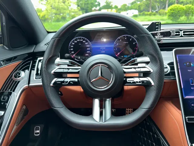 Mercedes-Benz S-Class — Фото автомобиля 16