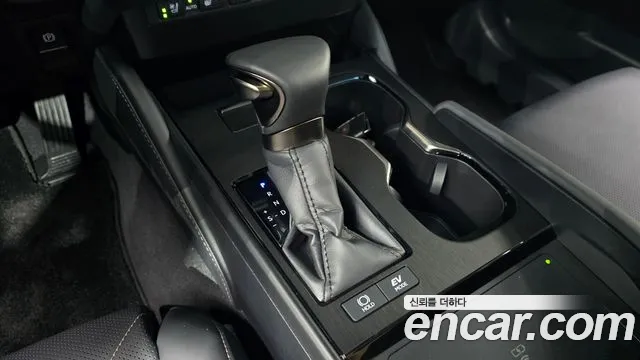Lexus ES 7th Gen — Фото автомобиля 12