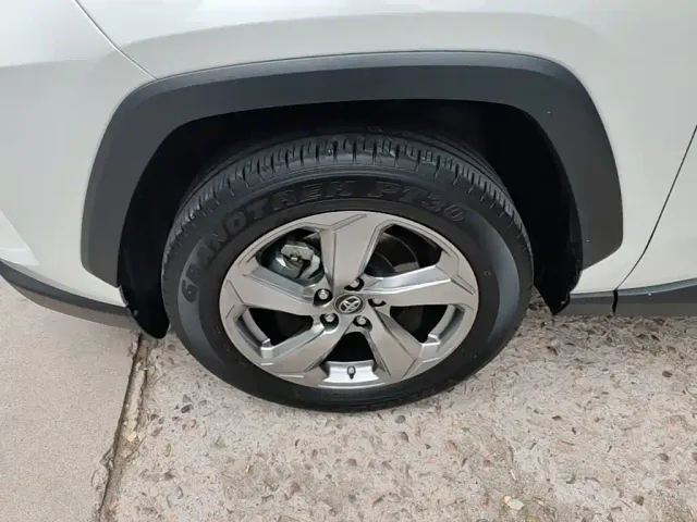 Toyota RAV4 — Фото автомобиля 22