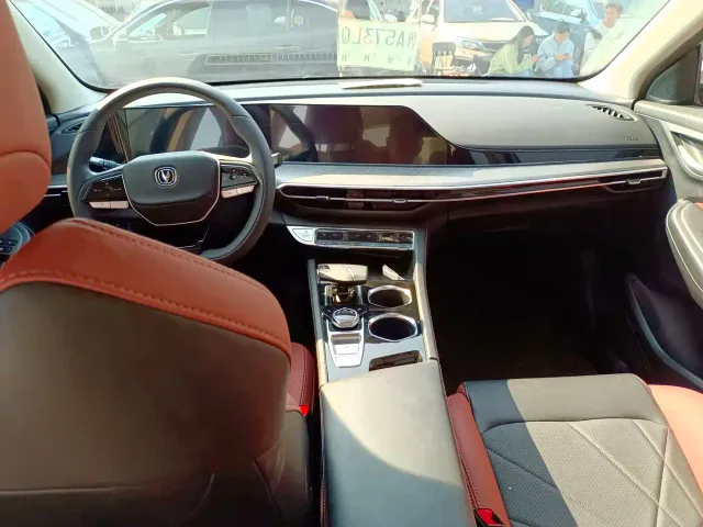 Changan Eado — Фото автомобиля 7