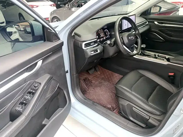 Geely Emgrand — Фото автомобиля 15