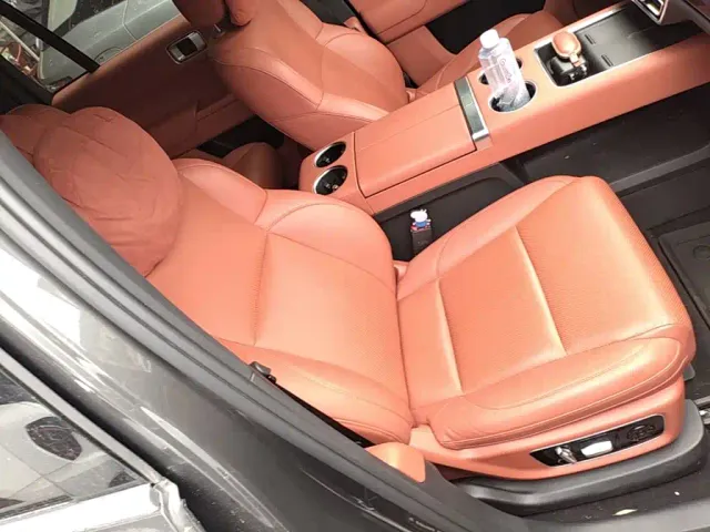 Li Auto L8 — Фото автомобиля 19