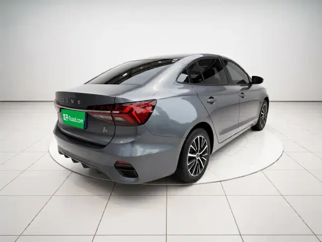Roewe i5 — Фото автомобиля 6