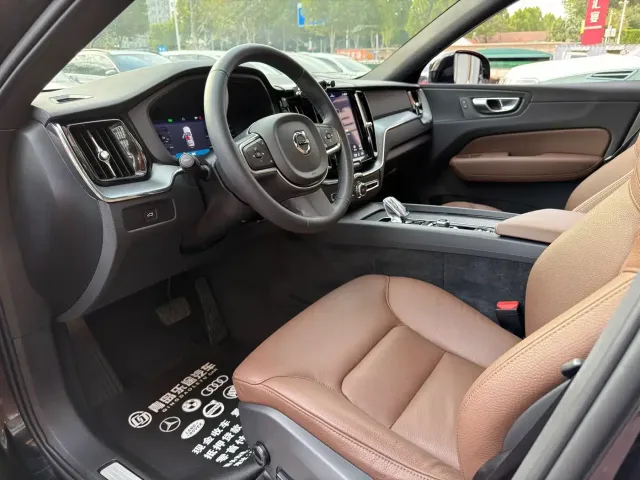 Volvo Volvo XC60 2025 B5 AWD Smart Luxury Edition — Фото автомобиля 7