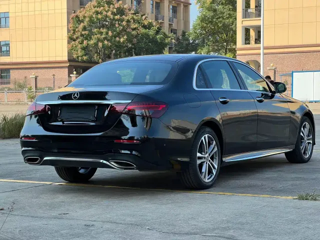 Mercedes-Benz E-Class — Фото автомобиля 9