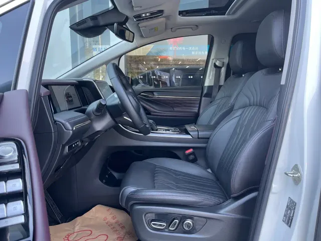 GAC Trumpchi M8 — Фото автомобиля 8
