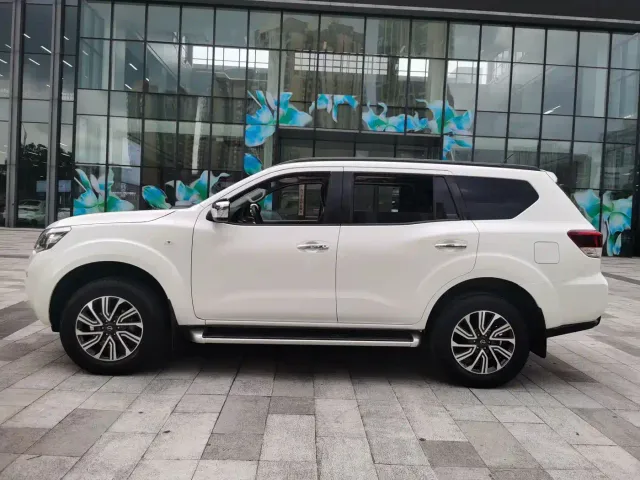Nissan Terra — Фото автомобиля 6