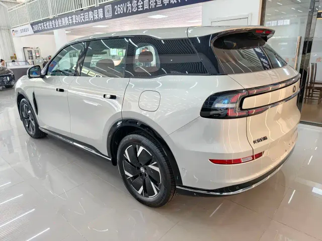 Changan Qiyuan Q07 — Фото автомобиля 4