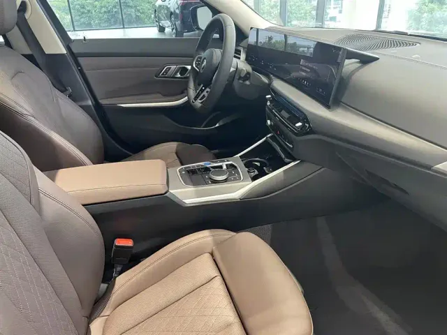 BMW i3 — Фото автомобиля 11