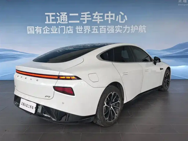 Xpeng P7 — Фото автомобиля 12