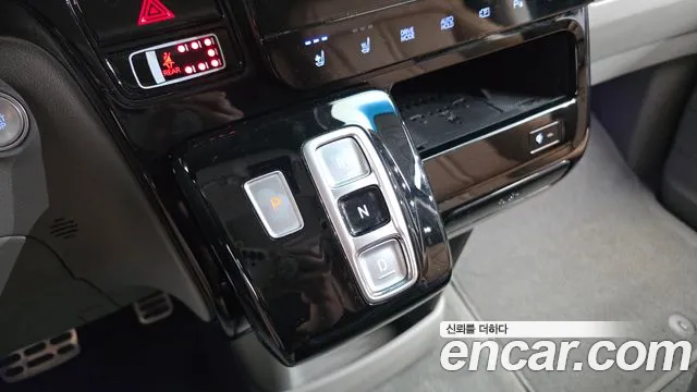 Hyundai Staria Staria 4WD Lounge 9 мест — Фото автомобиля 9