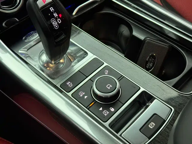 Land Rover Range Rover Sport — Фото автомобиля 11