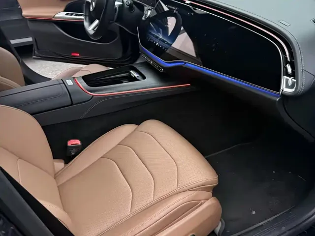 Mercedes-Benz E-Class — Фото автомобиля 6