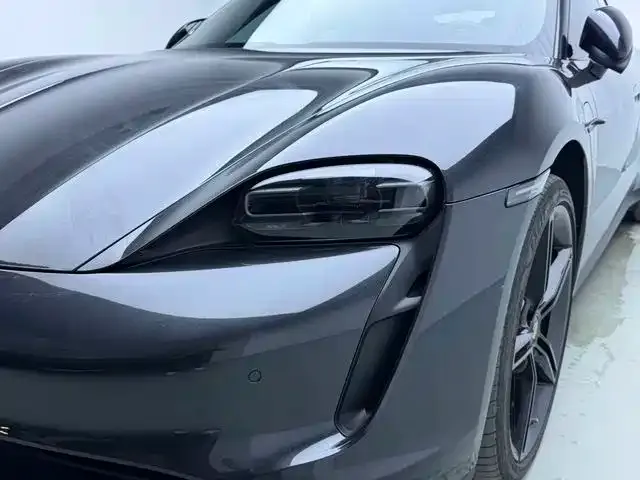 Porsche Taycan — Фото автомобиля 5