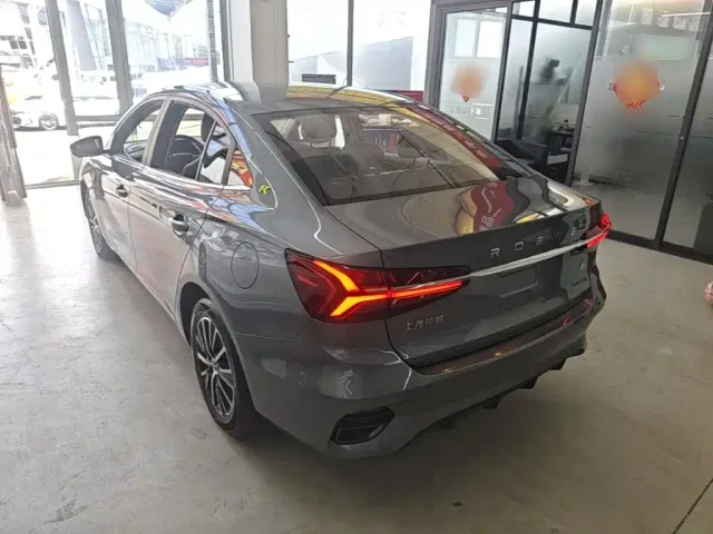 Roewe i5 — Фото автомобиля 4