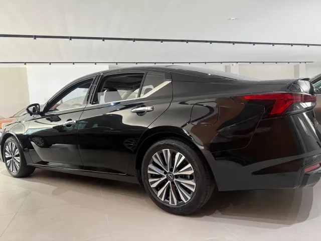 Nissan Teana — Фото автомобиля 14