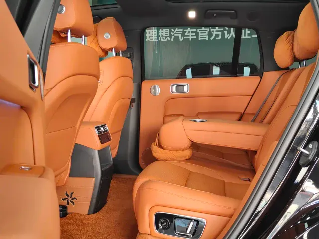 Li Auto L7 — Фото автомобиля 4