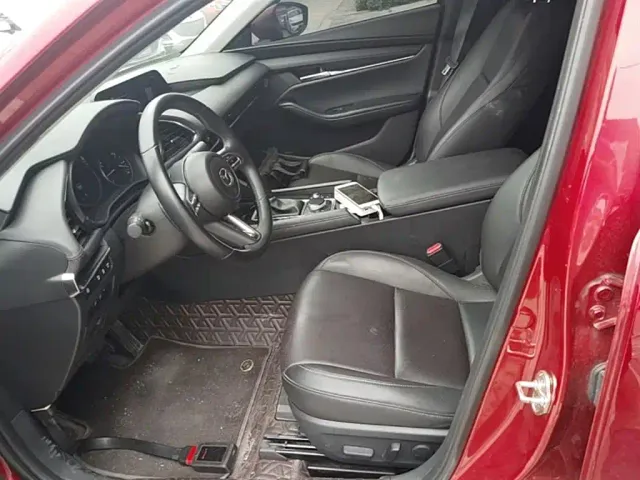 Mazda Axela — Фото автомобиля 14