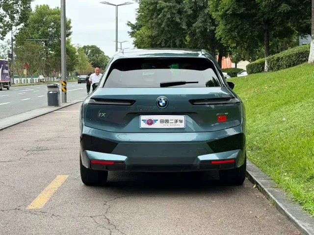 BMW iX — Фото автомобиля 5