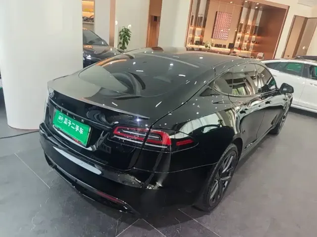 Tesla Model S 2023 Tri-motor AWD Plaid — Фото автомобиля 4