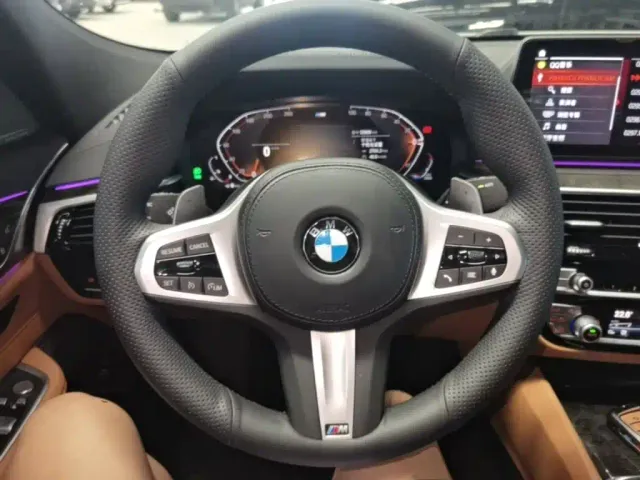 BMW 6 Series Gran Turismo — Фото автомобиля 10