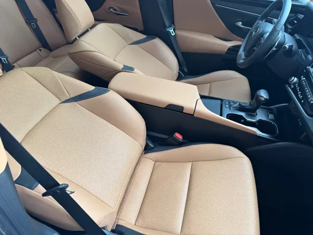 Lexus ES — Фото автомобиля 11