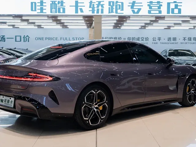 Xiaomi SU7 — Фото автомобиля 4